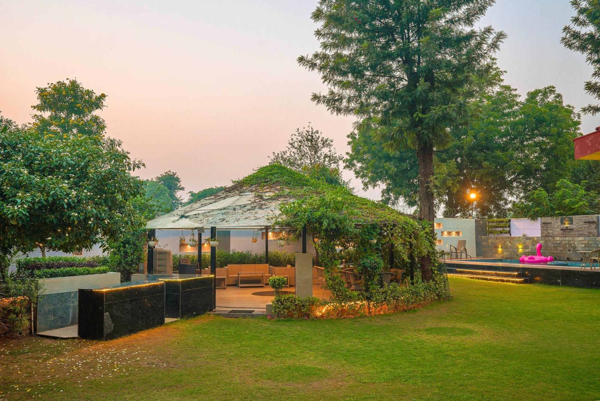 Farm The Retreat - With Private Pool Villa Manesar Exterior photo