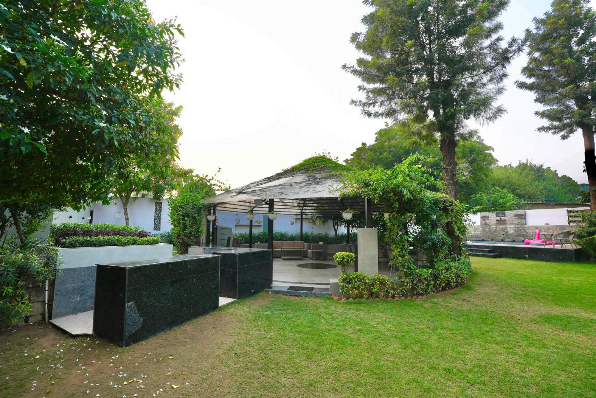 Farm The Retreat - With Private Pool Villa Manesar Exterior photo