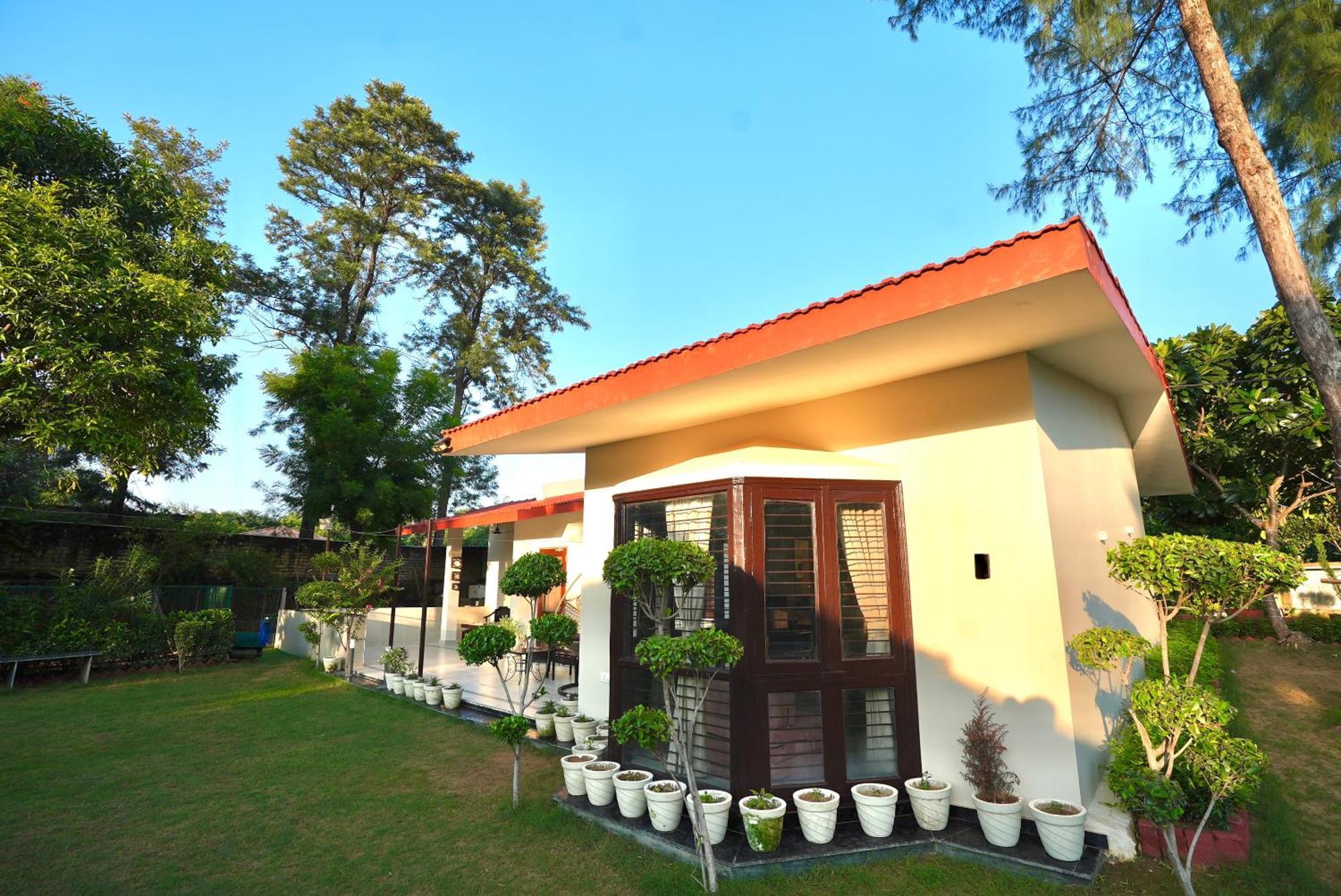 Farm The Retreat - With Private Pool Villa Manesar Exterior photo