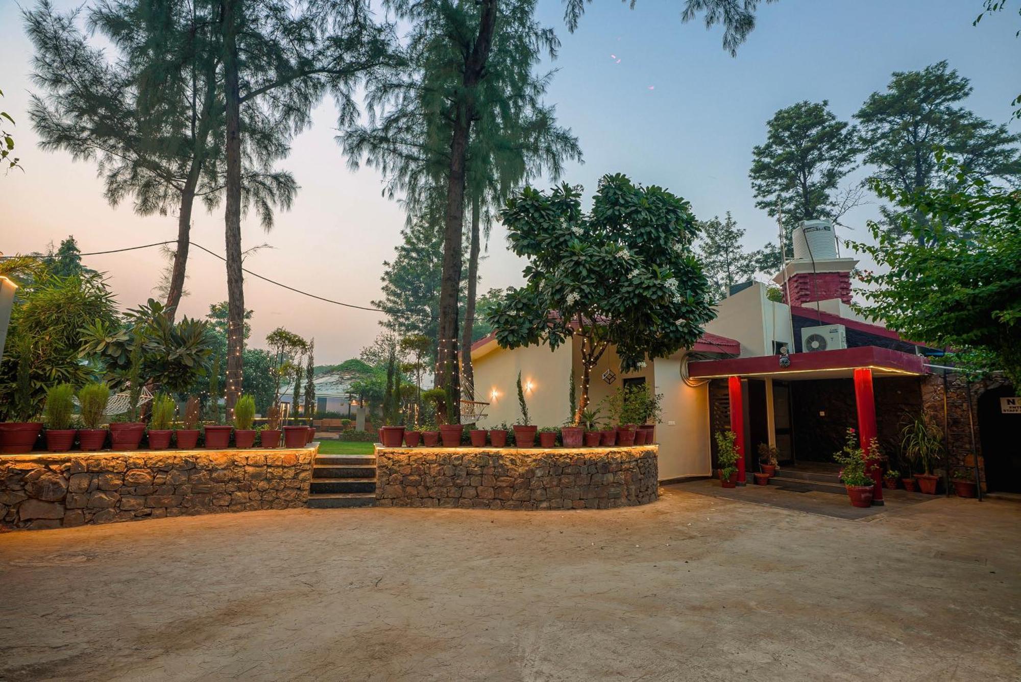 Farm The Retreat - With Private Pool Villa Manesar Exterior photo