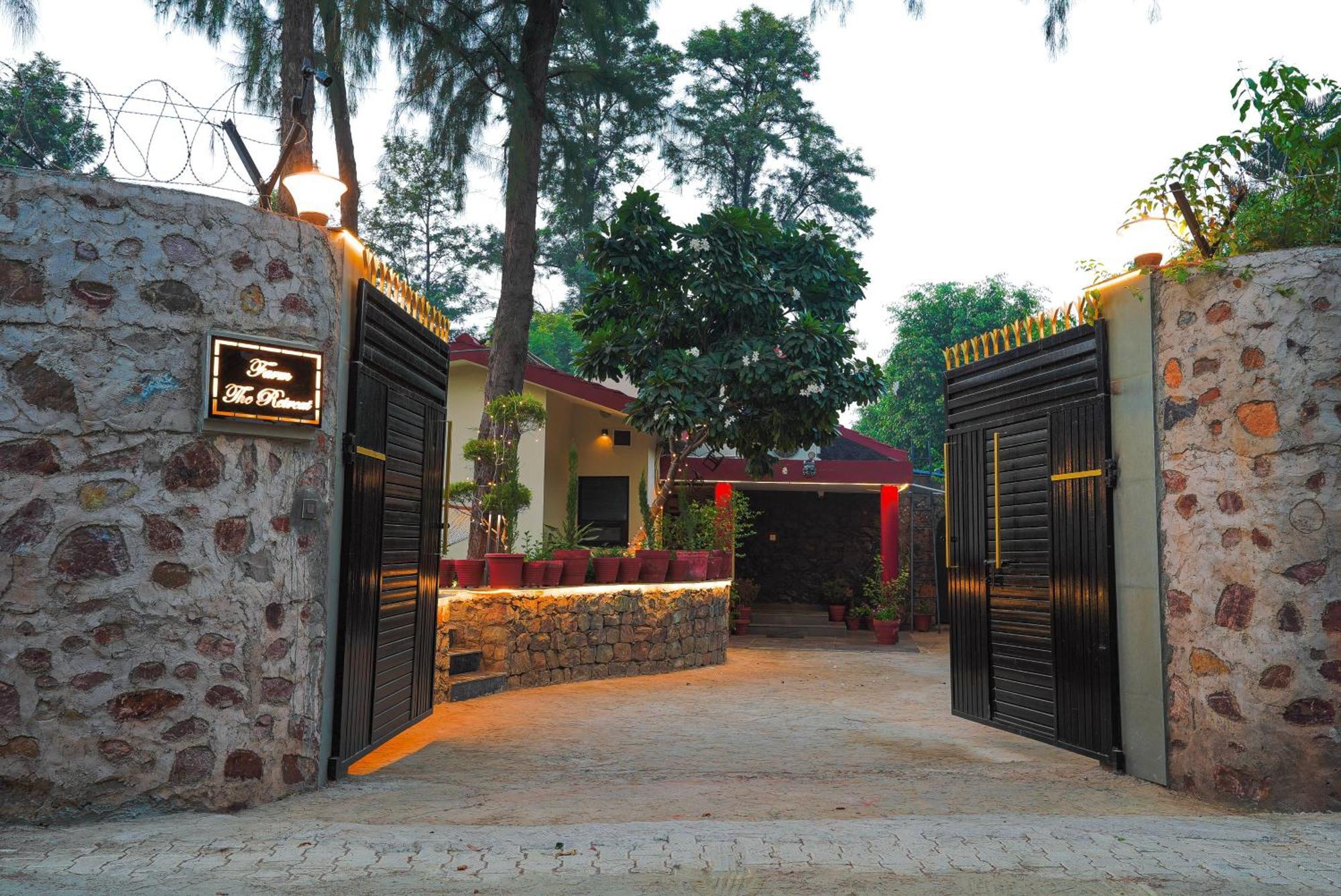 Farm The Retreat - With Private Pool Villa Manesar Exterior photo