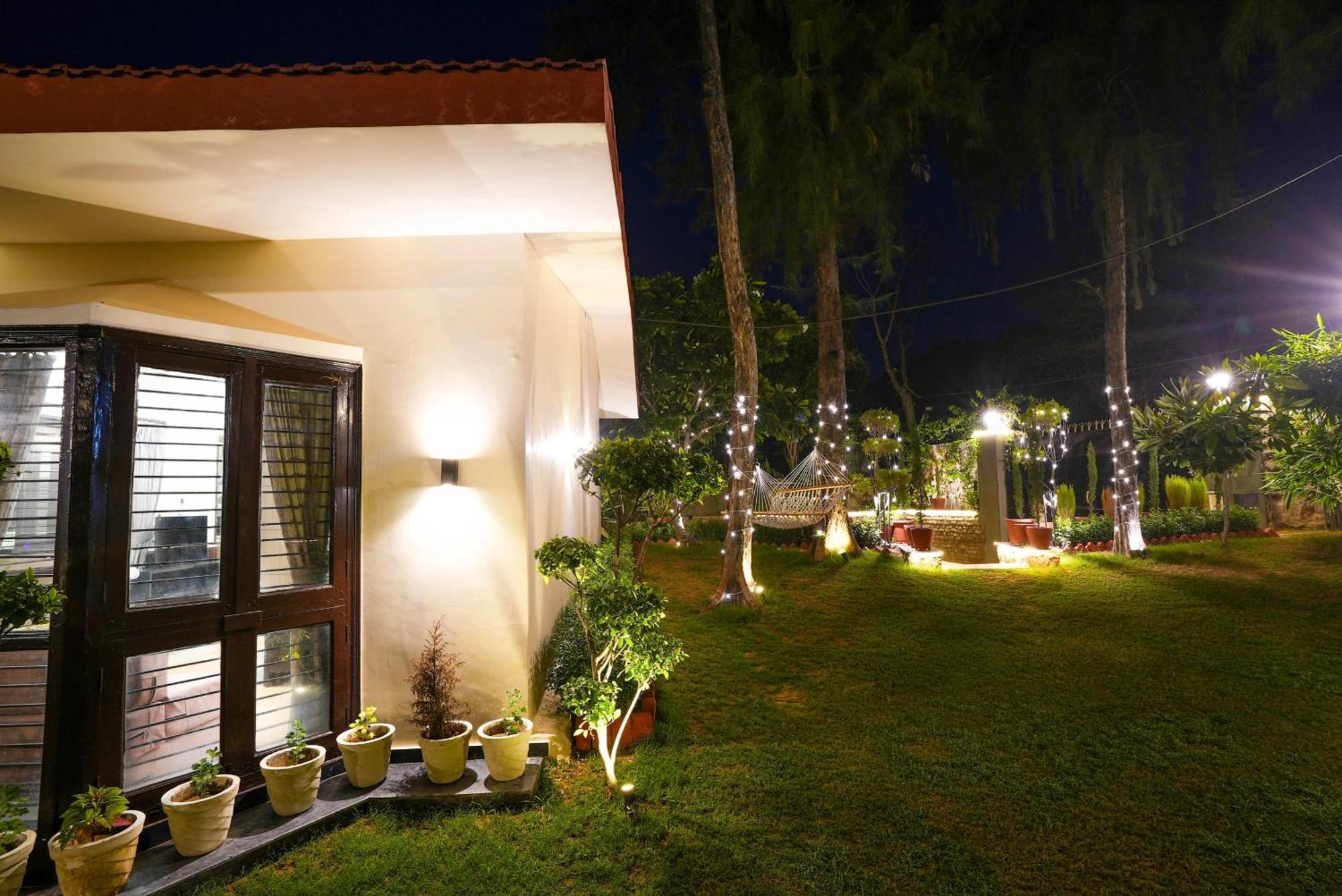 Farm The Retreat - With Private Pool Villa Manesar Exterior photo